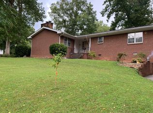 1446 Woodthrush Dr, Maryville, TN 37803