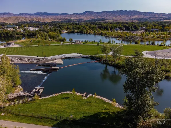 3588 N Prospect Way Unit 100, Garden City, ID 83714