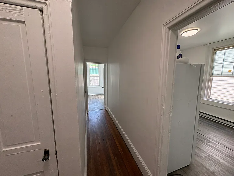 229 E Chestnut Apt 2 — Photo 6