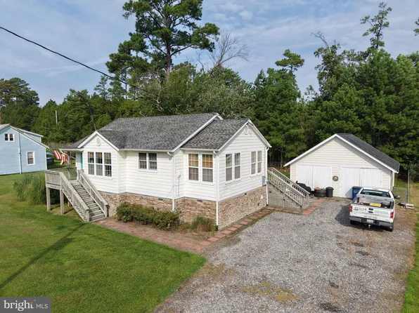 4393 Windmill Point Rd, White Stone, VA 22578