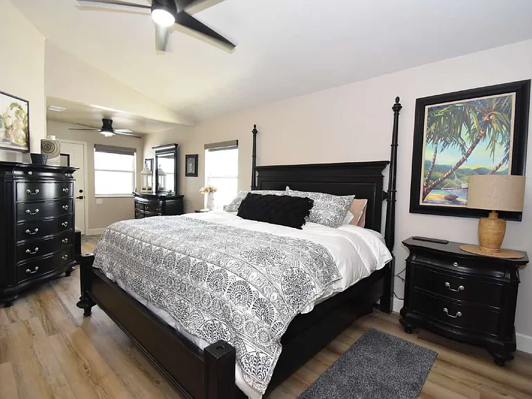 1 Bedford Dr — Photo 22