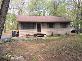 3242 Willow Grove Rd, Pocono Summit, PA 18346