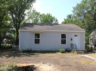 826 New Hampshire Ave, Joplin, MO 64801