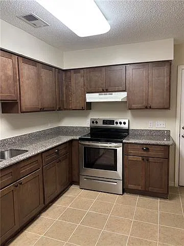3 bed, 2.0 bath, 1250 sqft, $1,500 — Photo 4
