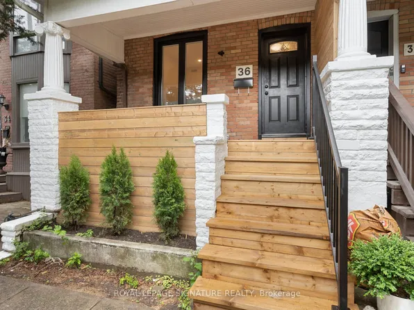 36 Tennis Cres, Toronto, ON M4K 1J3