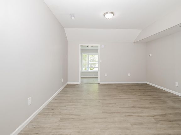 5th image of 5109 Princeton Ave