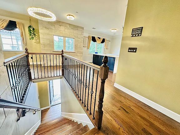 4th image of 74 Harris Ln #2