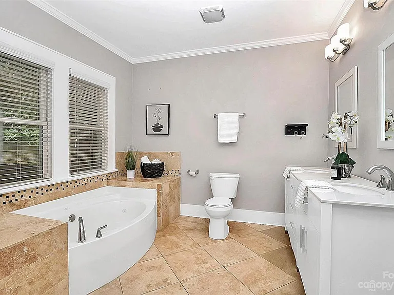 Large master bathroom with independent deep tub and shower