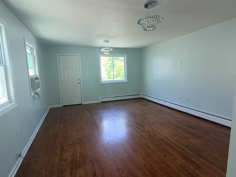 171 New York Ave #2 — Photo 4