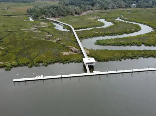 891 Dolphin Ct, Townsend, GA 31331