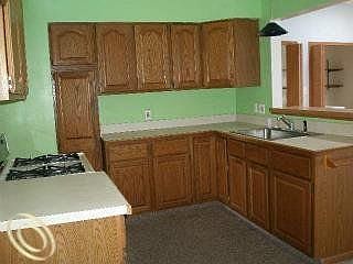5th image of 6066 Belton St