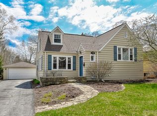 1710 E Liberty Dr, Wheaton, IL 60187