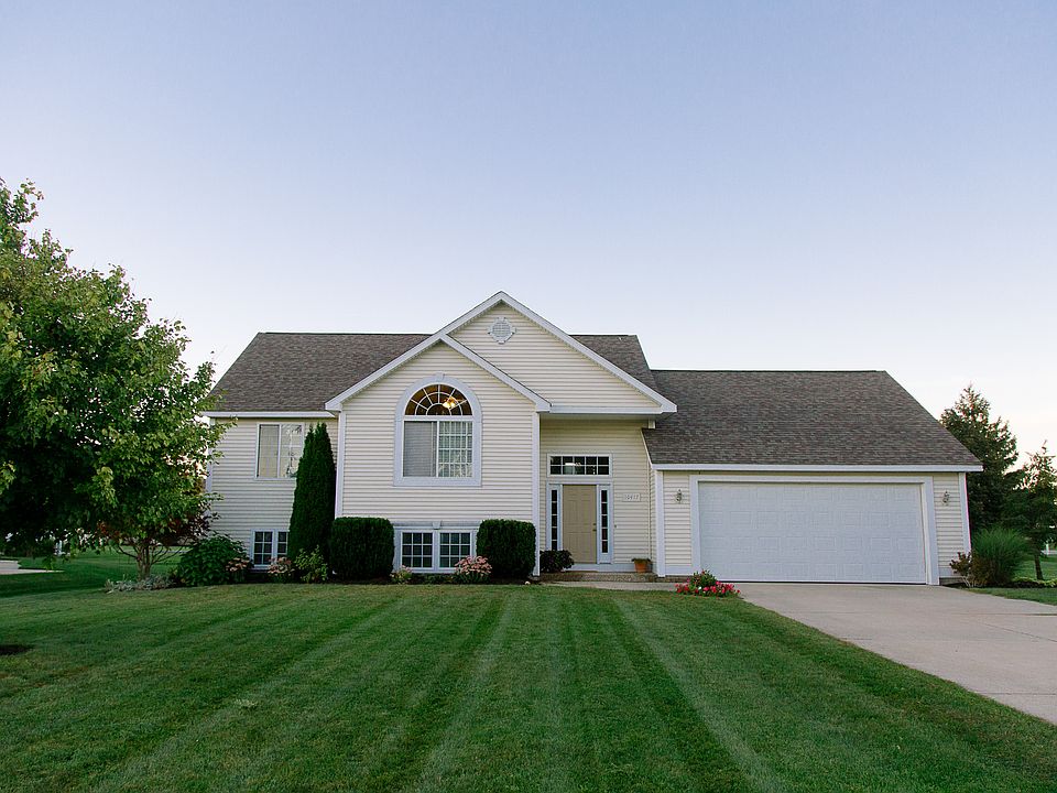 1st image of 10417 Riverwalk Dr