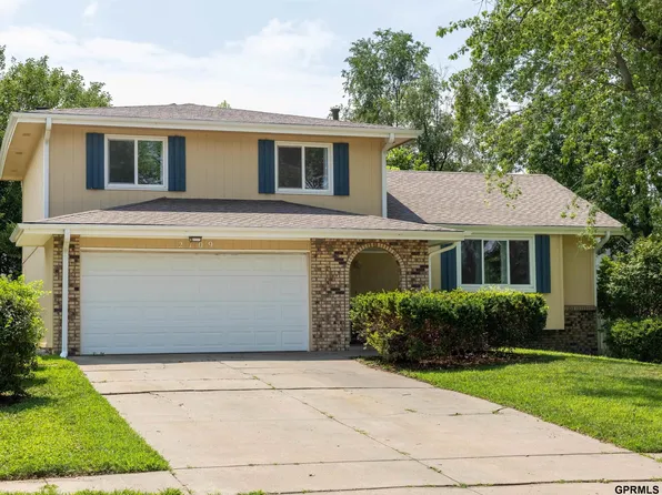 2109 Nottingham Dr, Bellevue, NE 68123