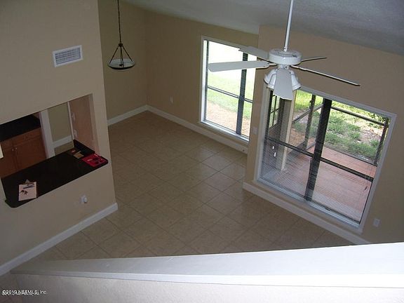 4th image of 744 Tidewater Ct