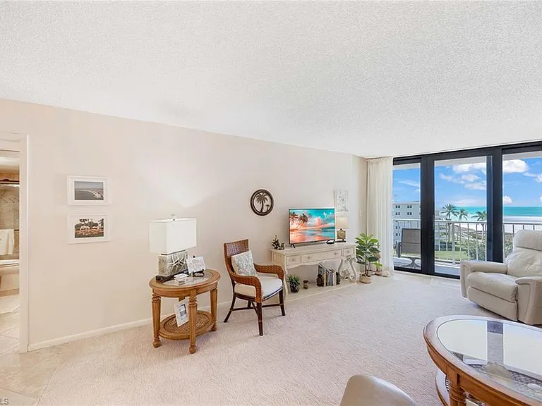 260 Seaview Ct #604 — Photo 5