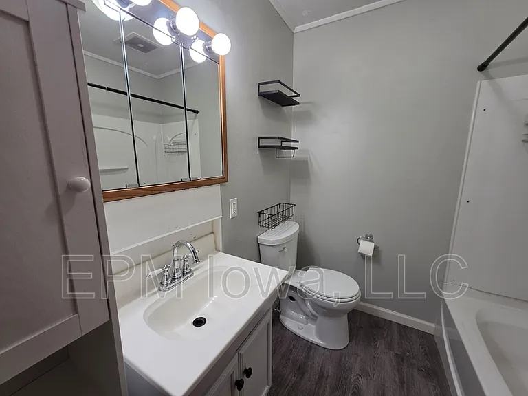 4747 Danbury St NE — Photo 8