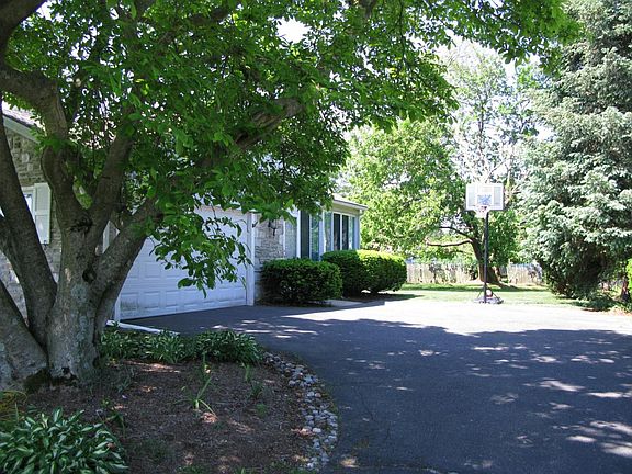 Side drive way