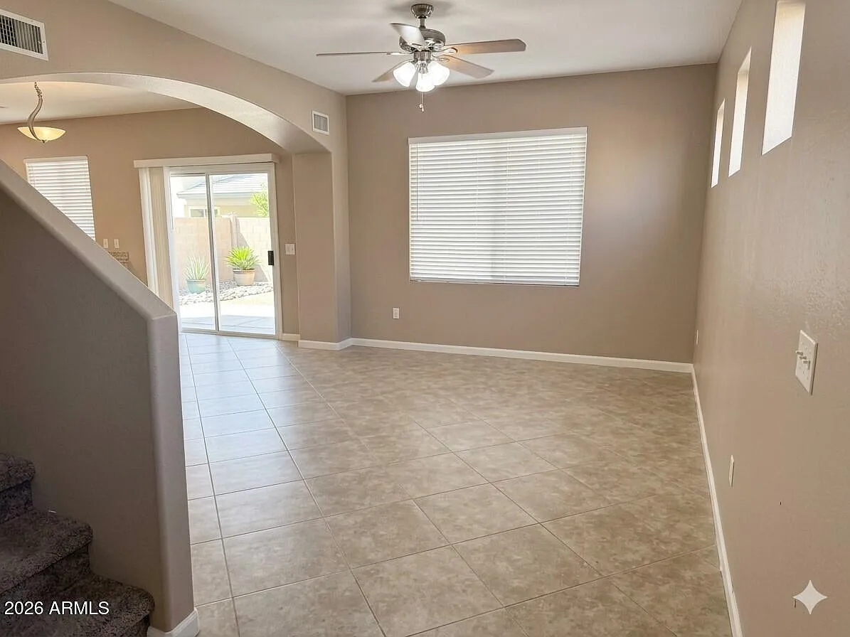 3 bed, 2.5 bath, 1533 sqft, $2,200 — Photo 3
