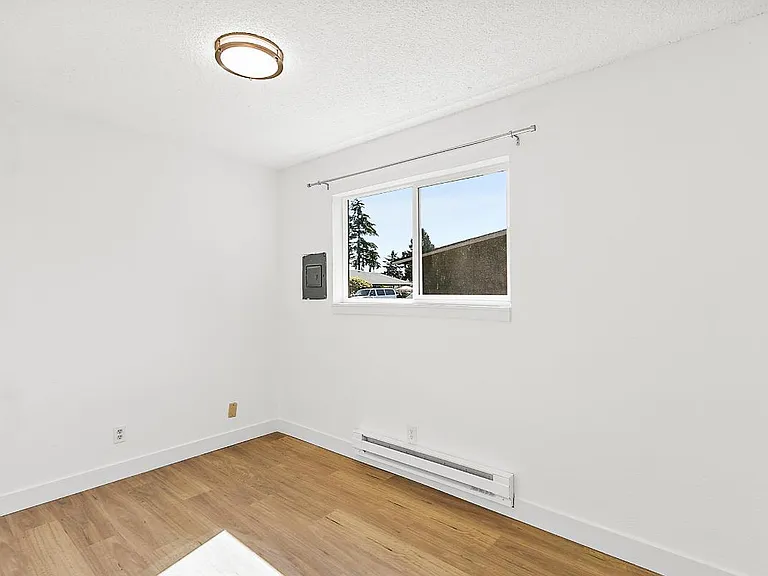 417 22nd St SE #C — Photo 12