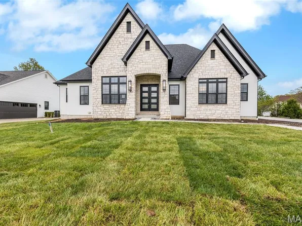 2644 Center Ave, Grover, MO 63040