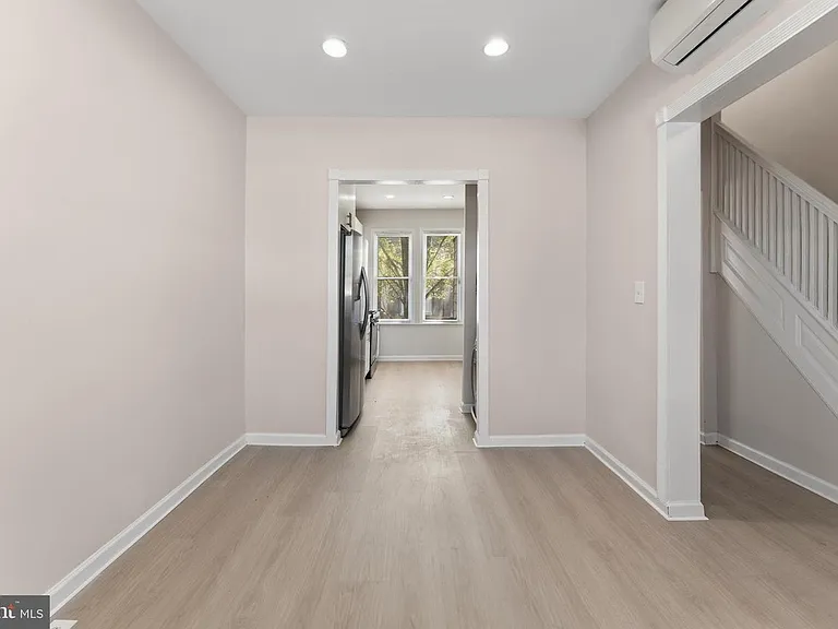 742 Columbia Rd NW — Photo 9
