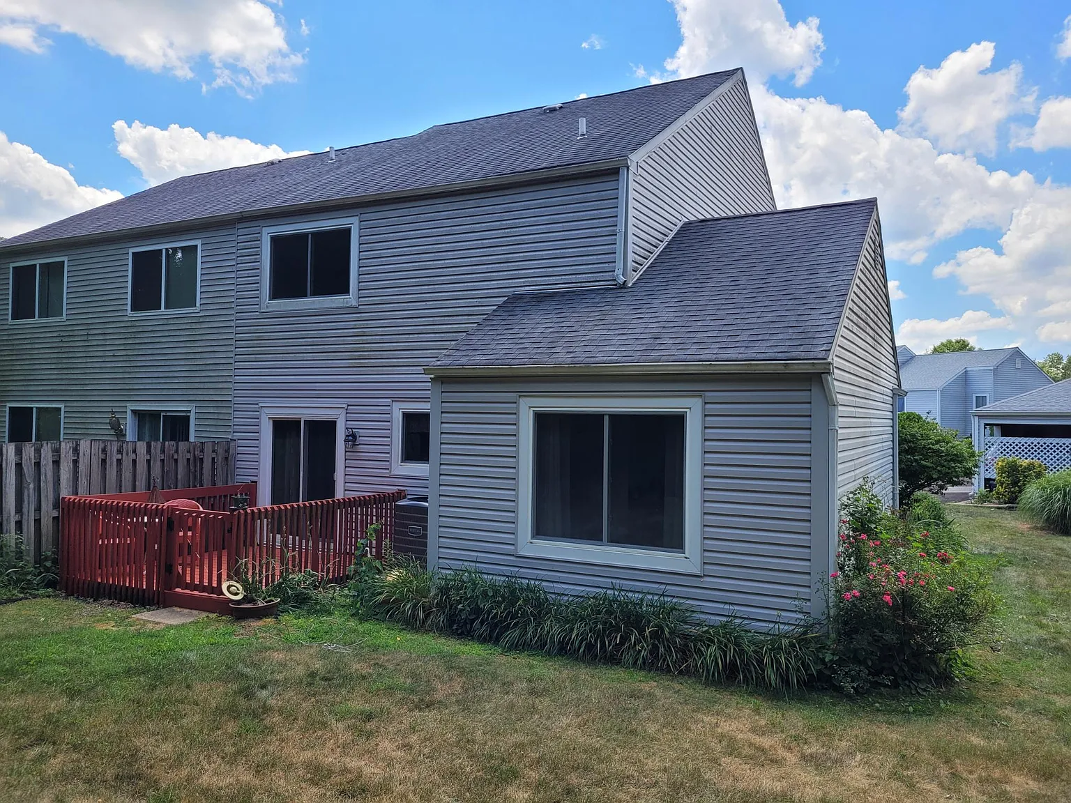 612 Bridge St — Photo 2