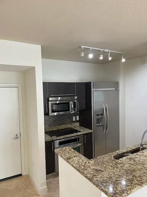1 bed, 1.0 bath, 755 sqft, $3,100 — Photo 3