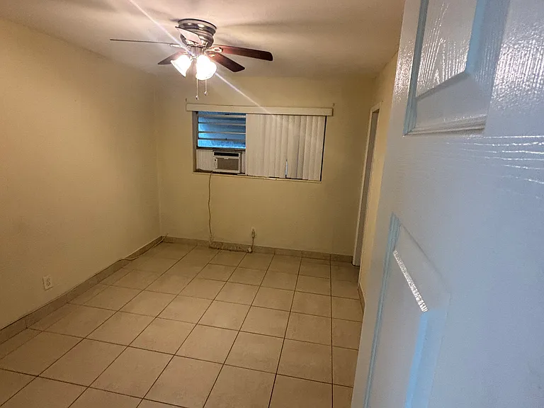 6221 SW 32nd St #3 — Photo 9