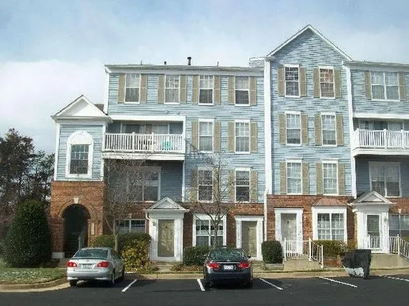 21815 Baldwin Sq, Sterling, VA 20164