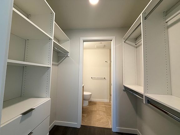 5th image of 2108 Gilmore Ave #3903