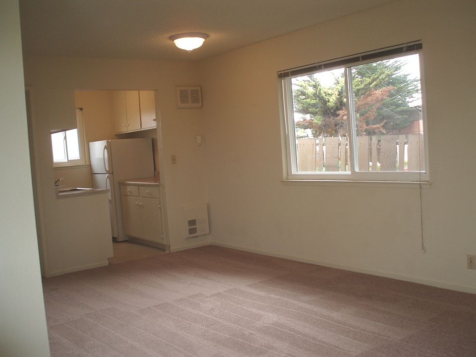 2nd image of 1252 Circle Ave APT B