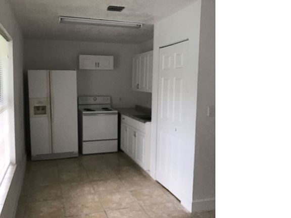 5th image of 919 NW 2nd Ave