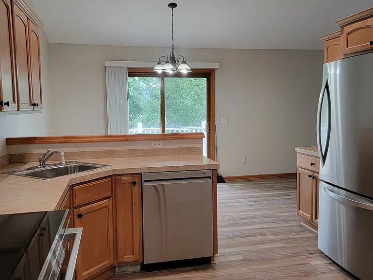9673 Little Creek Ct — Photo 10
