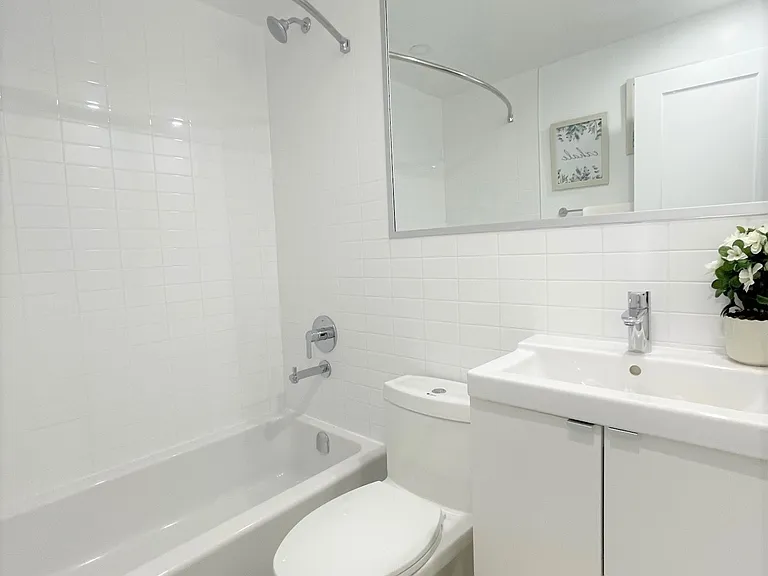 8 Castleton Ave — Photo 8
