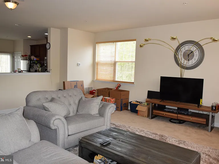 390 English Oak Ln — Photo 3