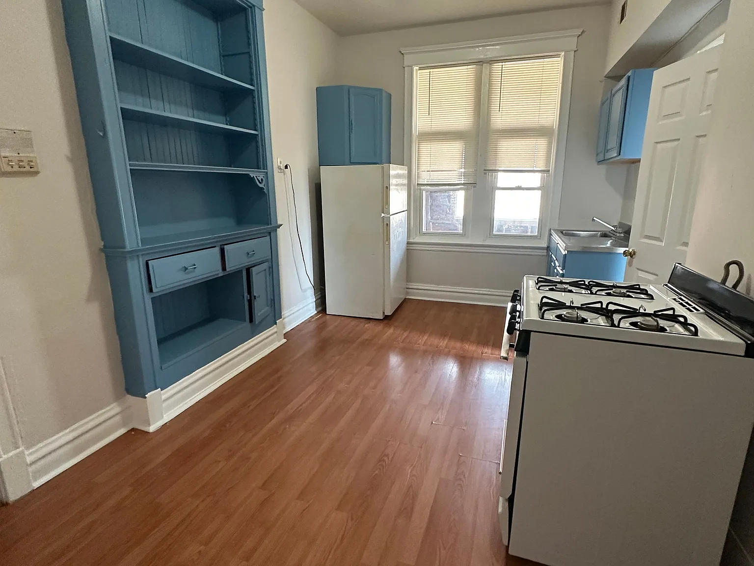 1 bed, $1,300 — Photo 2