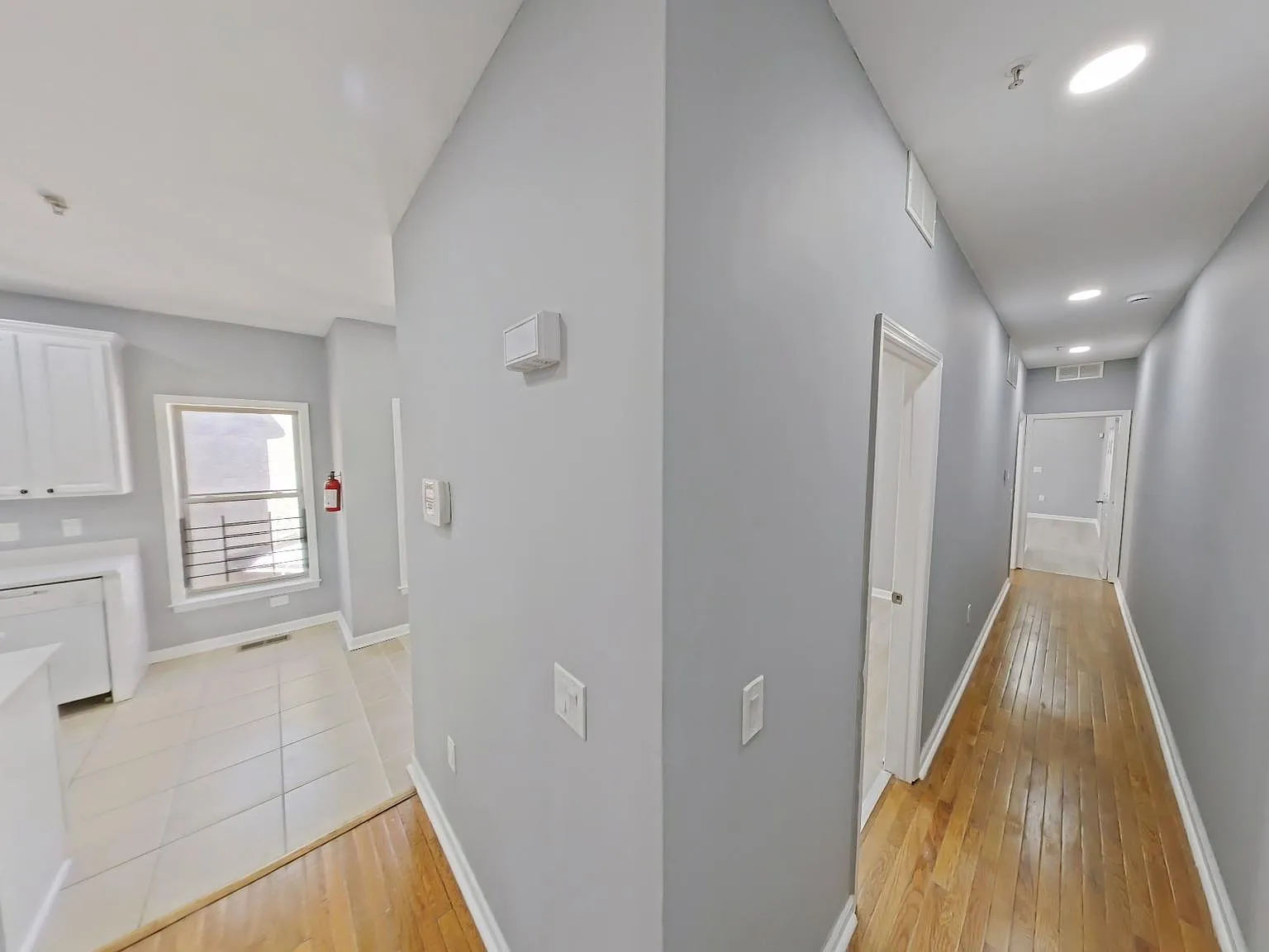 3 bed, 1.0 bath, 4530 sqft, $1,500 — Photo 2