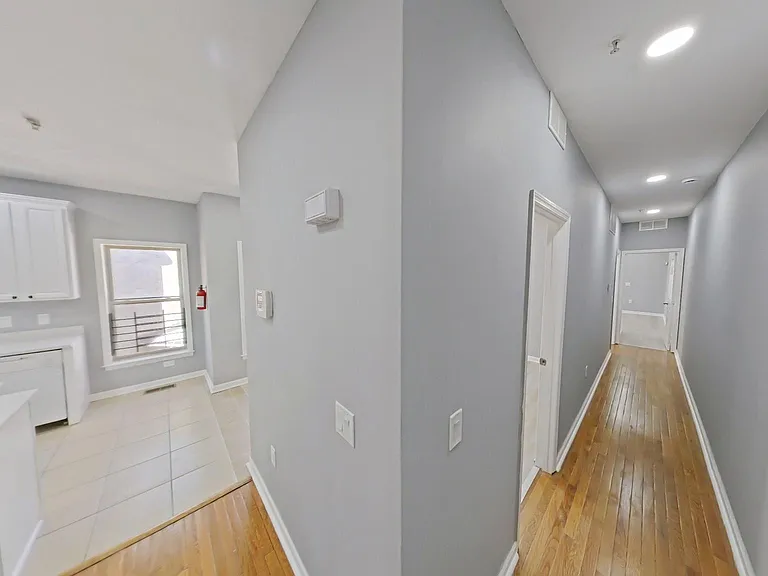 1831 W Diamond St #3 — Photo 2