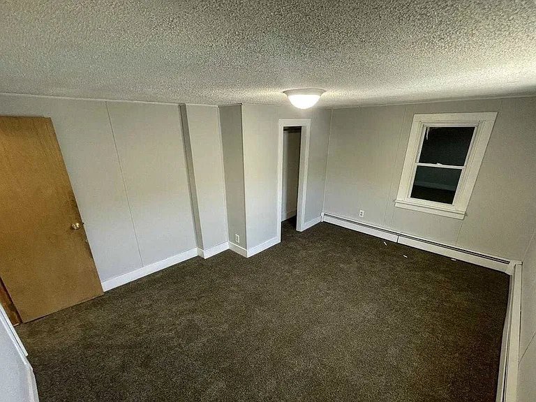 222 Honey Pot St — Photo 3