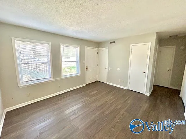 2 bed, 1.0 bath, 800 sqft, $1,100 — Photo 4