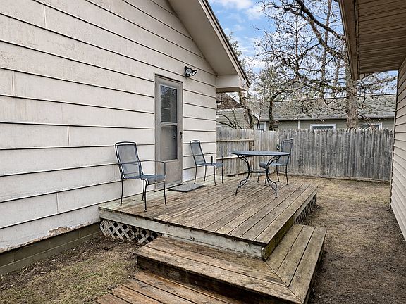 3rd image of 32 Fir Ave NW