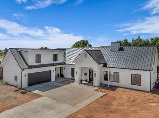 2447 Arrowhead Trl, Santa Clara, UT 84765