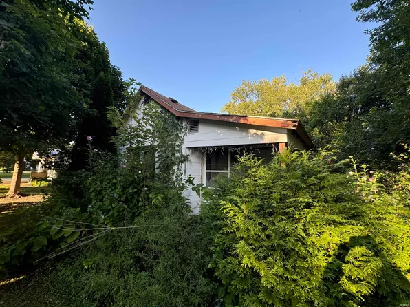 175 N Snowden St, Andrews, IN 46702