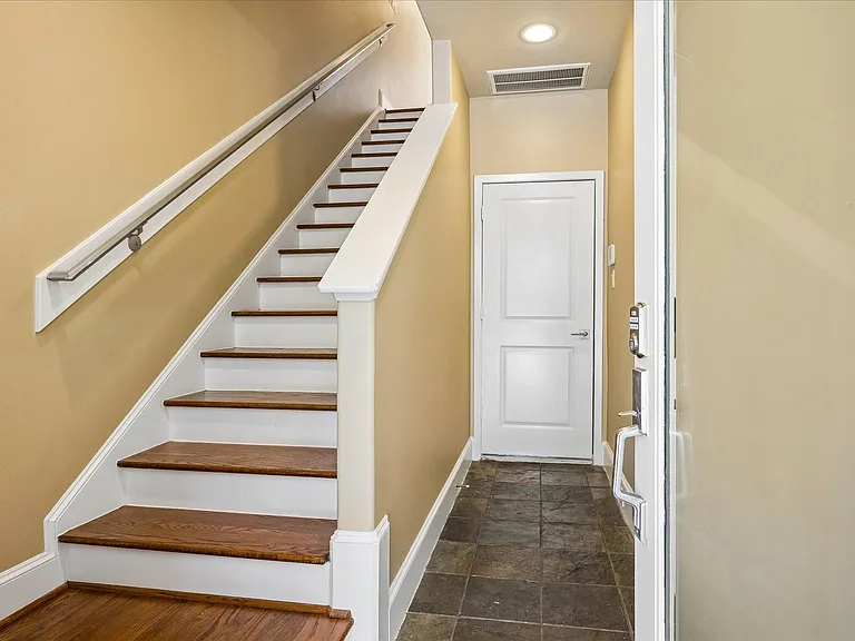 405 Jackson Hill St — Photo 19