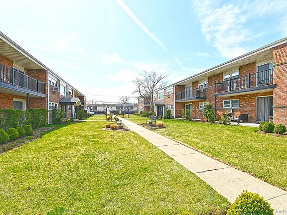 4th image of 10 Ivy Street #1A