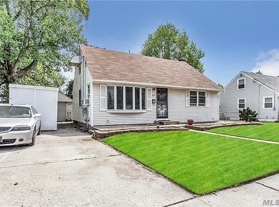 2nd image of 801 Lawrence St