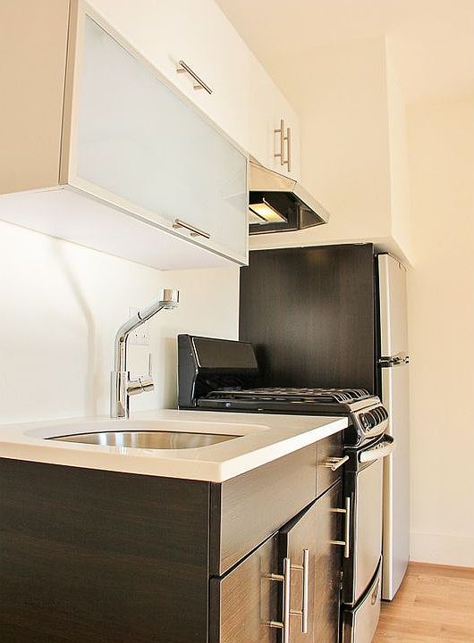 2nd image of 26 Lefferts Pl APT 3F