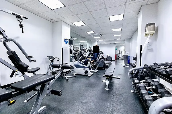 Rented by Manhattan Realty Group | media 16