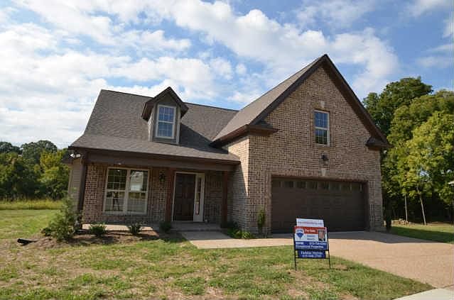 1st image of 909 Tanager Ct #101